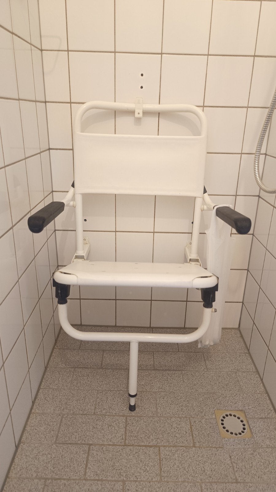 Opklapbare douchestoel voor aan de muur / wandmontage, Diversen, Verpleegmiddelen, Ophalen, Gebruikt