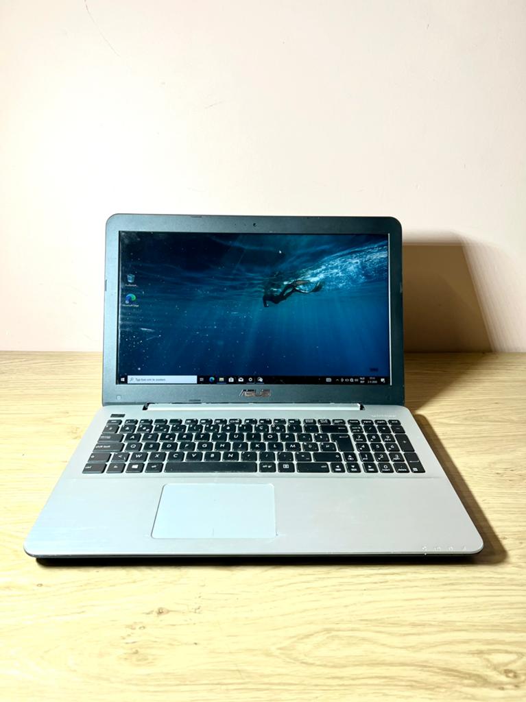 Asus i7, Ophalen of Verzenden, Zo goed als nieuw