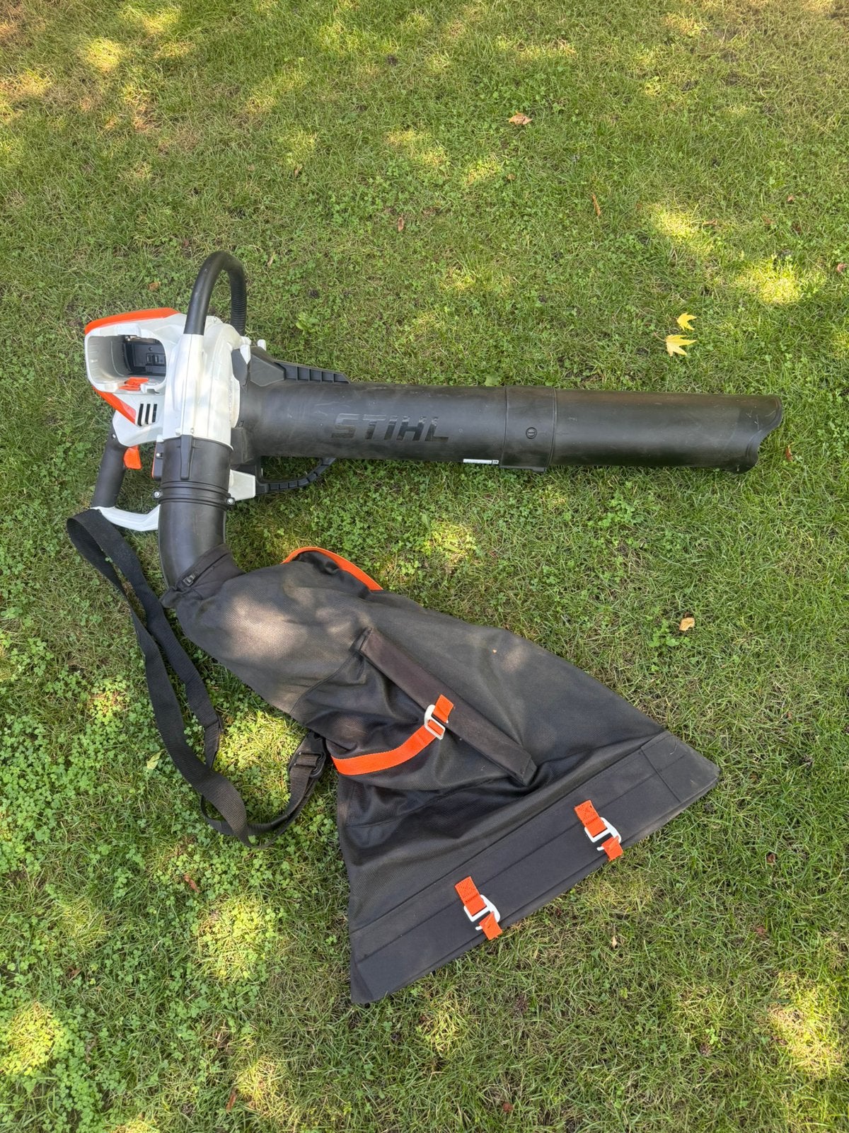 Stihl SHA140 accu bladblazer/bladzuiger met garantie, Ophalen, Zo goed als nieuw, Accu