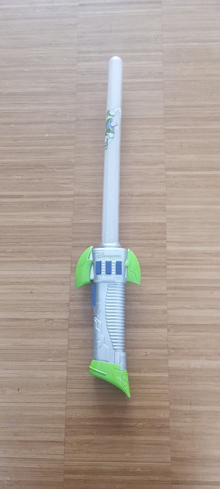 Vintage 2004 Buzz Lightyear Lichtzwaard Disneyland Parijs, Verzamelen, Ophalen of Verzenden, Overige figuren, Gebruikt, Beeldje of Figuurtje