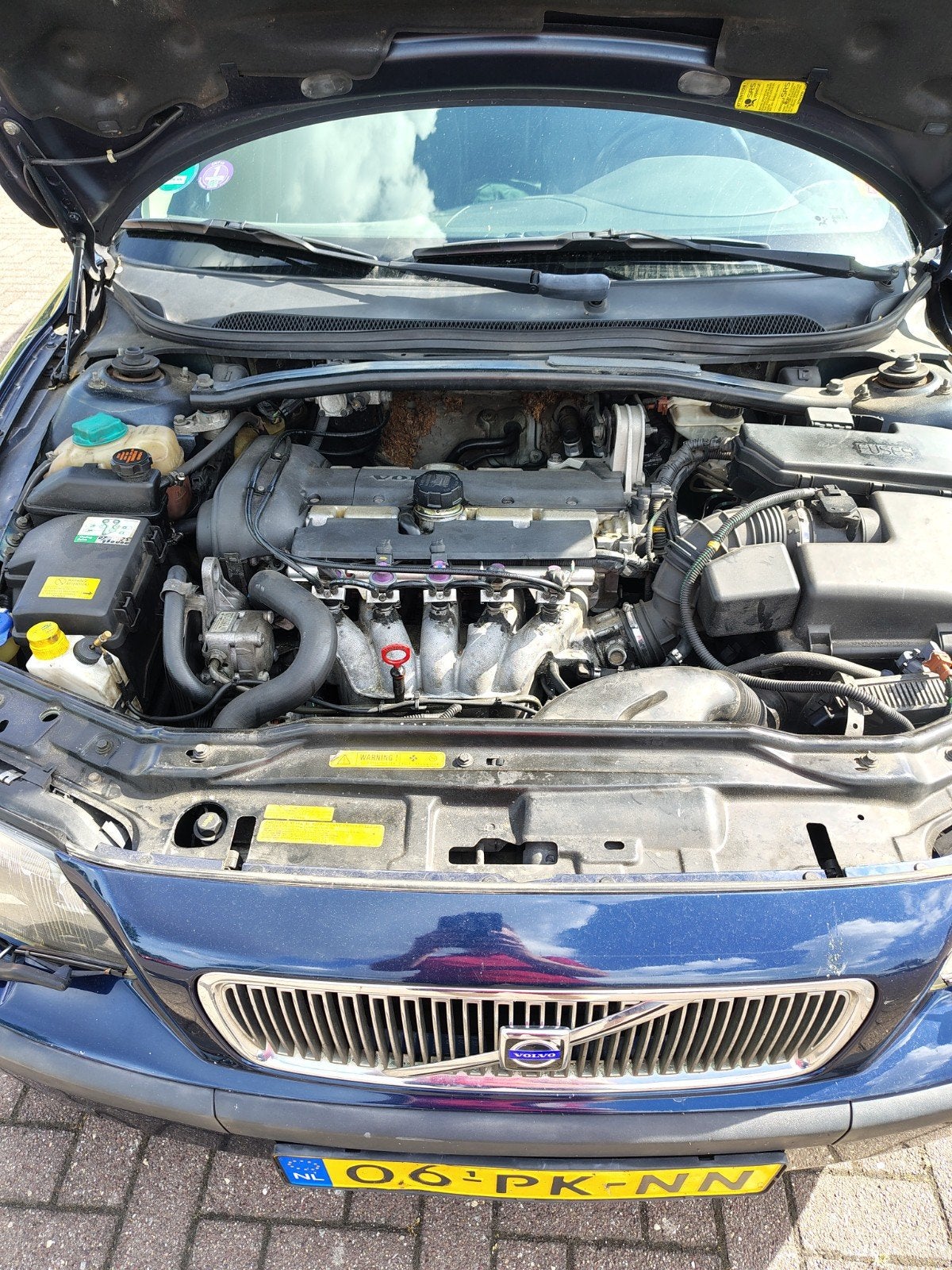 Volvo V70 2.4 170PK AUT 2004 Blauw, Auto's, 1800 kg, Blauw, Stationwagon, 2435 cc