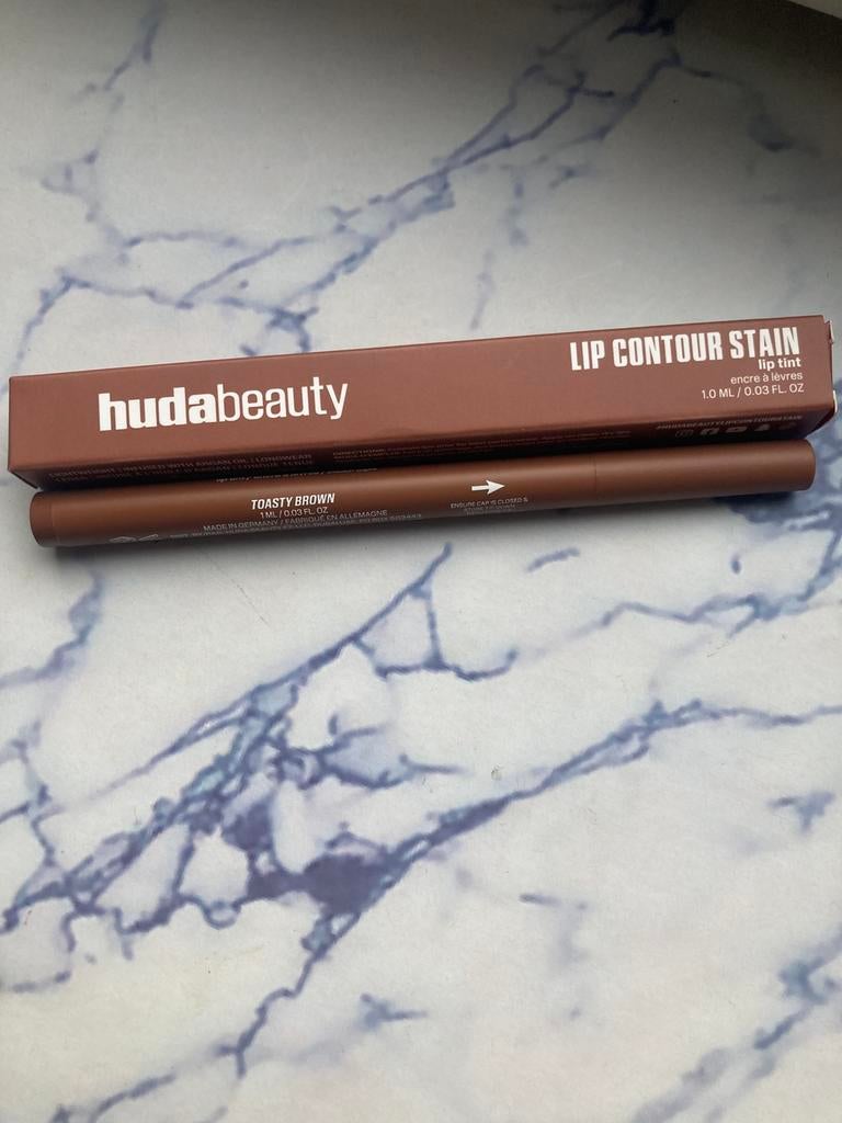 HUDA BEAUTY LIP STAIN TOASTY BROWN, Verzenden, Nieuw, Bruin, Lippen