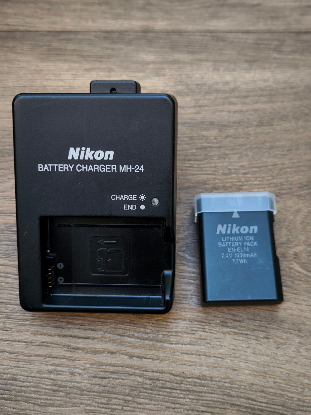 Nikon MH-24 Batterijlader met originele  EN-EL14 Accu, Audio, Tv en Foto, Zo goed als nieuw, Nikon, Nikon, Accu