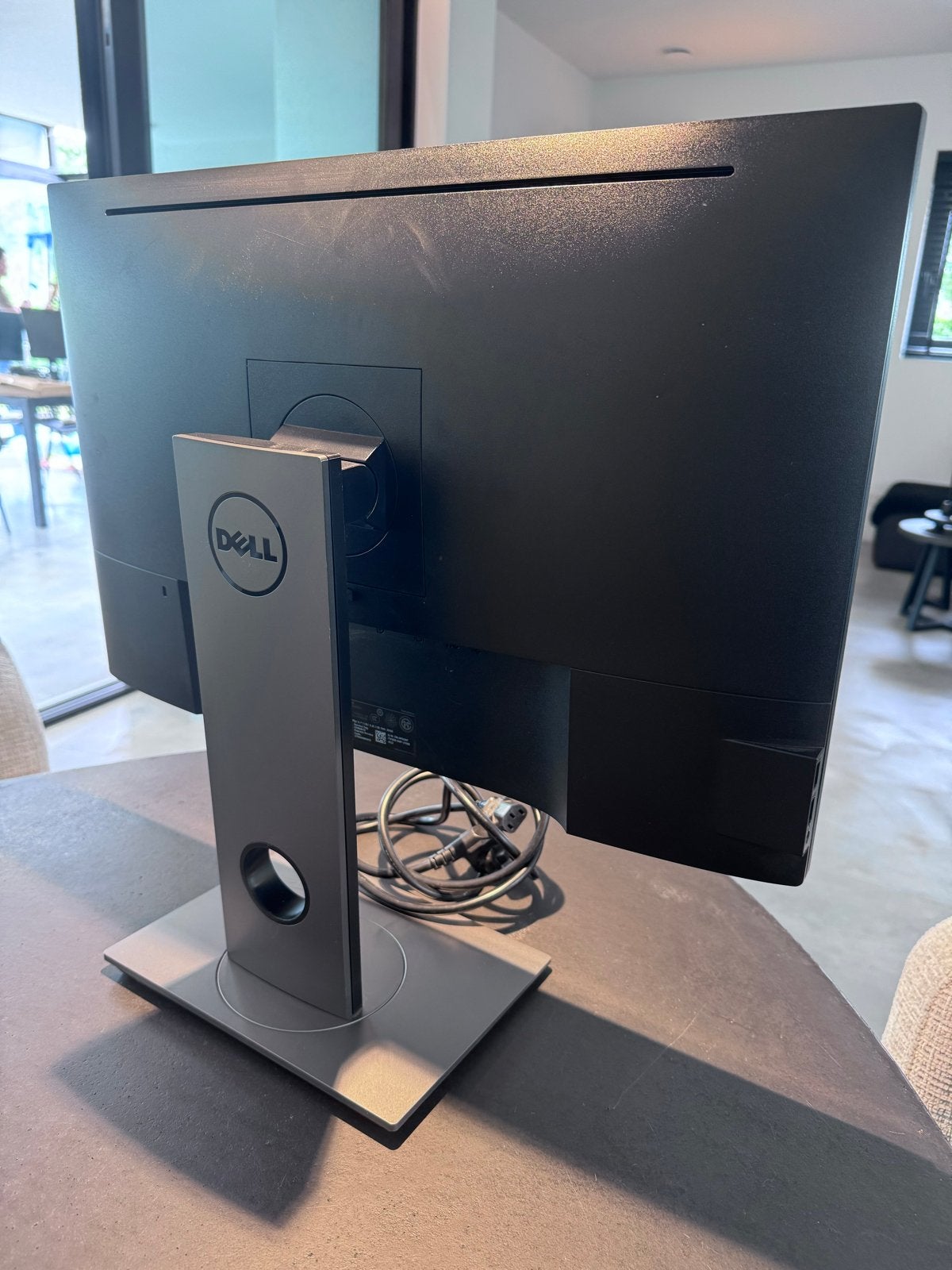 Dell P2418HZm Monitor met ingebouwde webcam en speakers, Ophalen, IPS, Full HD, Zo goed als nieuw