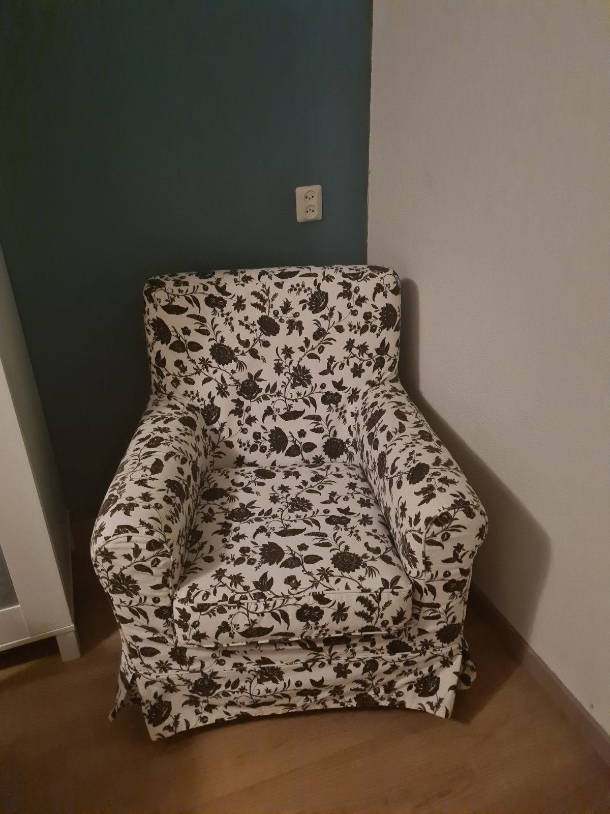 fauteuil/stoel  bloemenmotief zwart wit, Huis en Inrichting, Stoelen, Ophalen, Wit, Eén