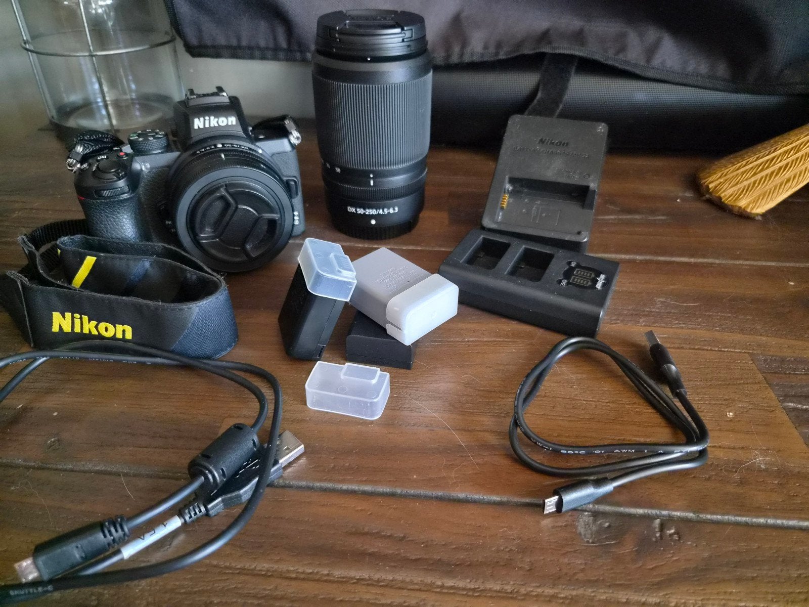 Nikon Z50 Systeemcamera met 2 lenzen en veel extra's, Audio, Tv en Foto, Fotocamera's Digitaal, Kantelbaar/draaibaar scherm, Draagriem