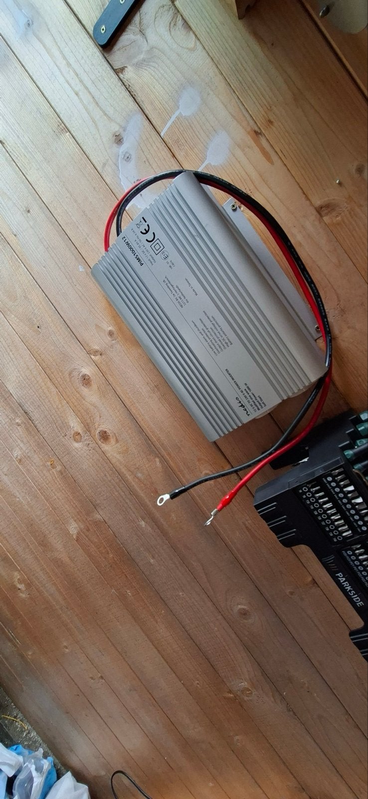 Nedis PIMS1000W12 Omvormer 1000W 12V naar 230V AC, Ophalen, Gebruikt