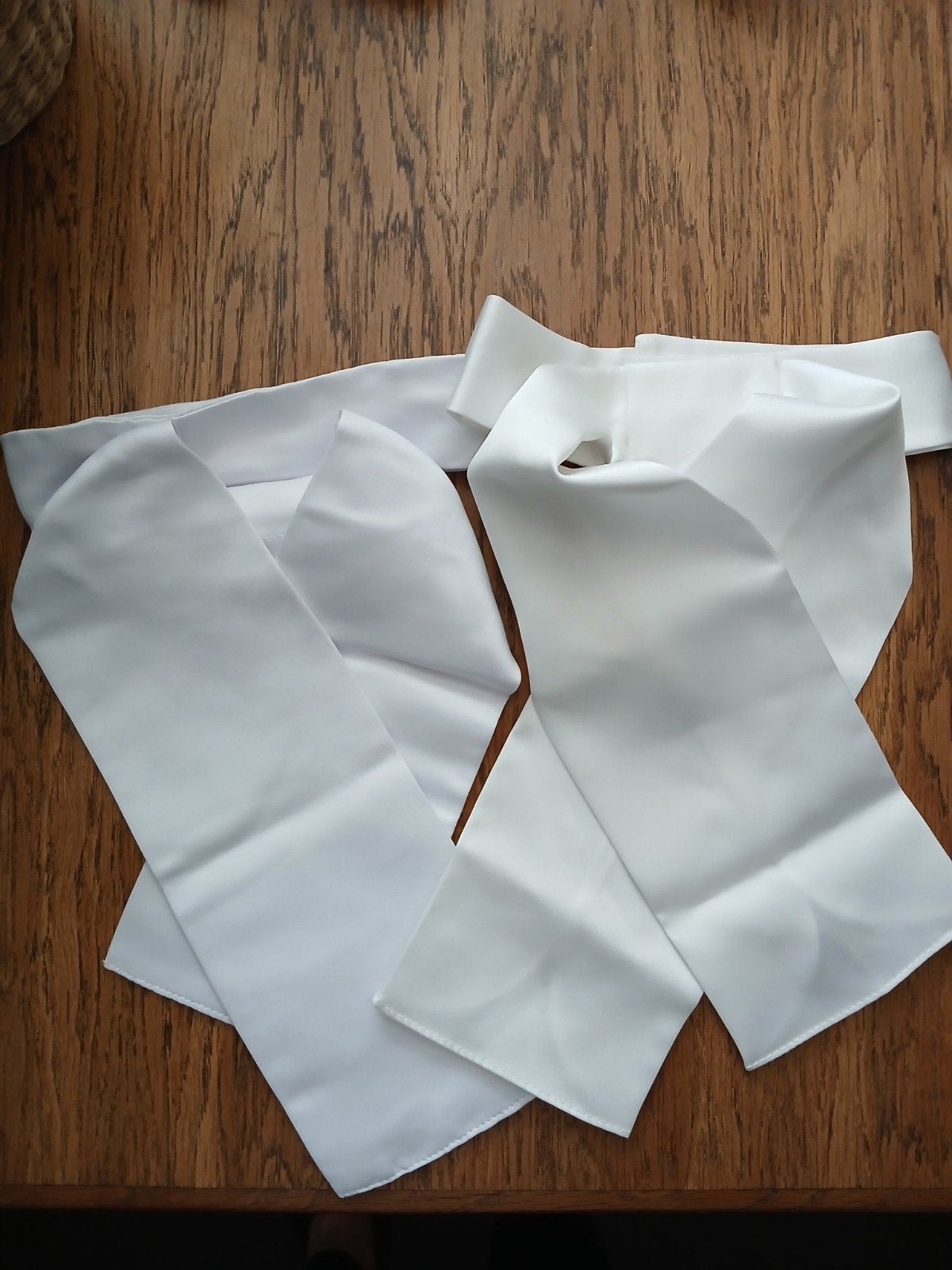 2x plastron samen 10,-, Ophalen, Dressuur