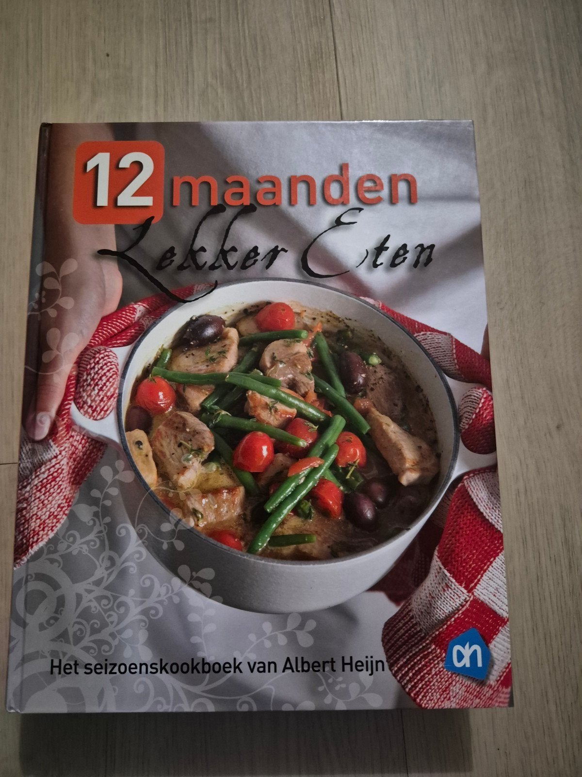 AH 12 Maanden lekker eten, Boeken, Ophalen of Verzenden, Zo goed als nieuw, Overige gebieden, Voorgerechten en Soepen
