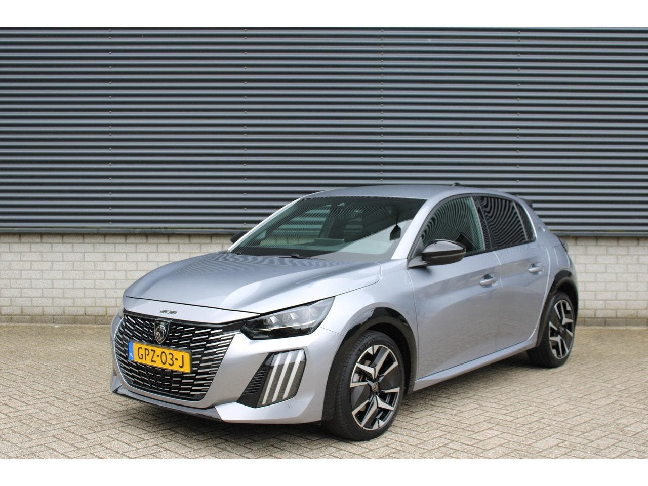 Peugeot 208 1.2 Hybrid 100 e-DCS6 GT (bj 2024, automaat), Auto's, Automaat, Gebruikt, 1199 cc, Bedrijf