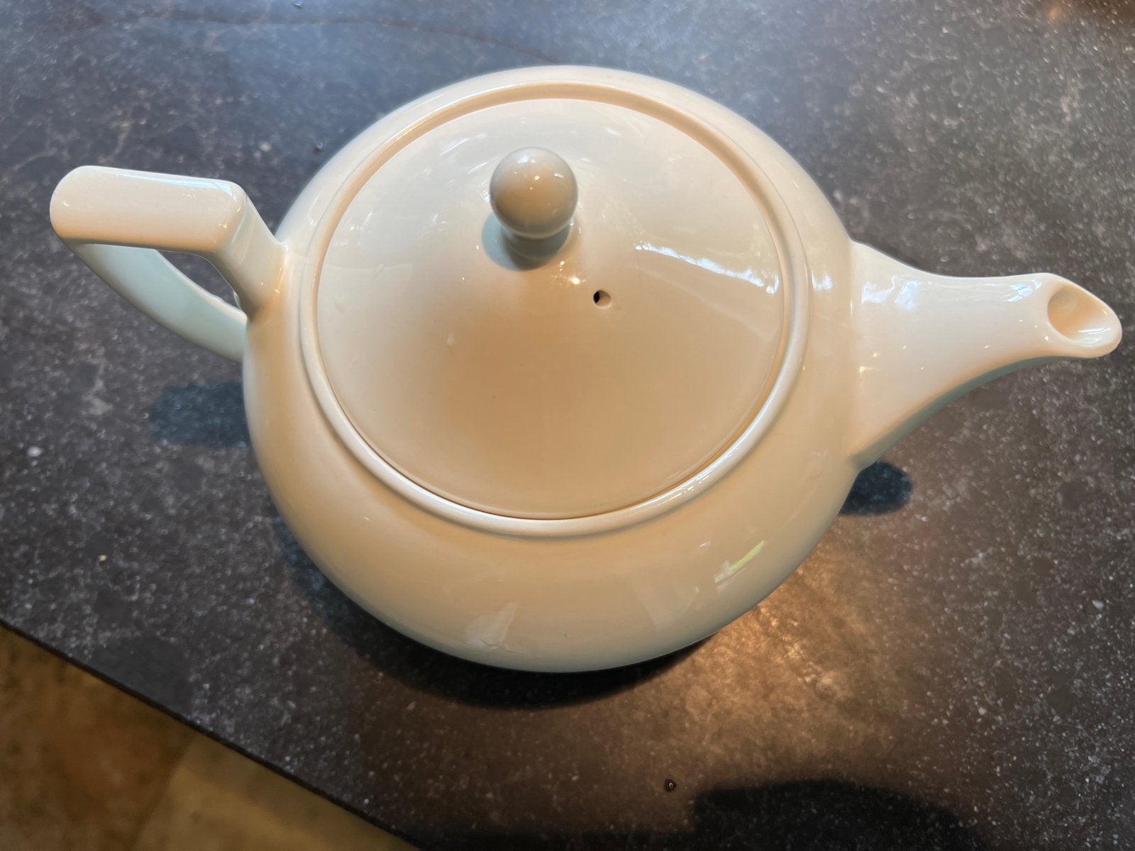 Wedgwood traditional  plain theepot - Gebruikt, nette staat, Huis en Inrichting, Keuken | Servies, Gebruikt, Klassiek, Ophalen of Verzenden