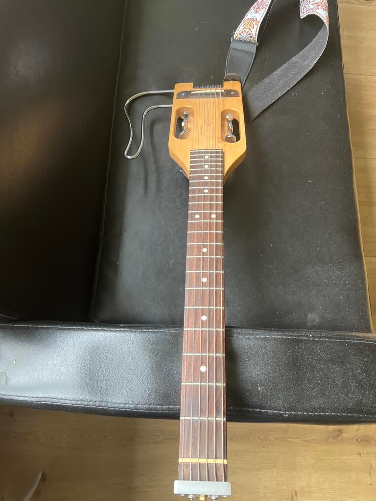 Travel Guitar Ultra Light compacte reisgitaar met band, Ophalen of Verzenden, Zo goed als nieuw, Elektrische gitaar