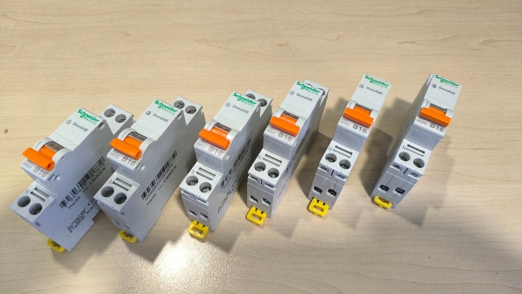 Groepenkast meterkast componenten Schneider, Ophalen of Verzenden, Gebruikt, Schneider Electric, Installatieautomaat