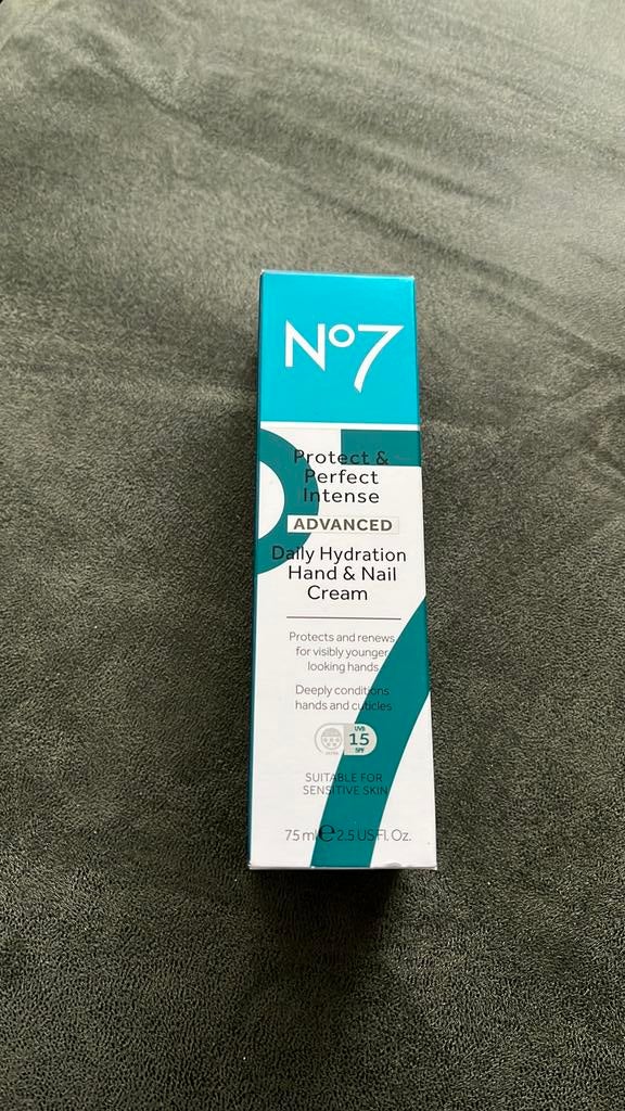 N o 7 Hand &Nail cream, Ophalen of Verzenden, Nieuw, Overige typen