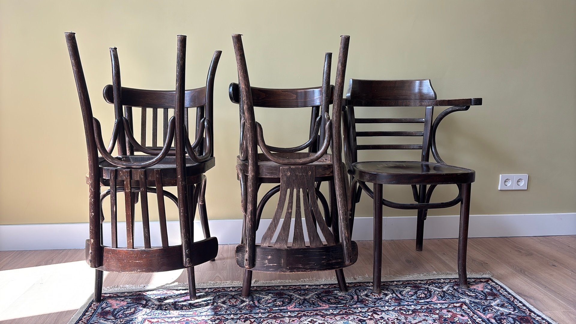 Set van 5 houten café stoelen, Antiek en Kunst, Antiek | Meubels | Stoelen en Banken, Ophalen