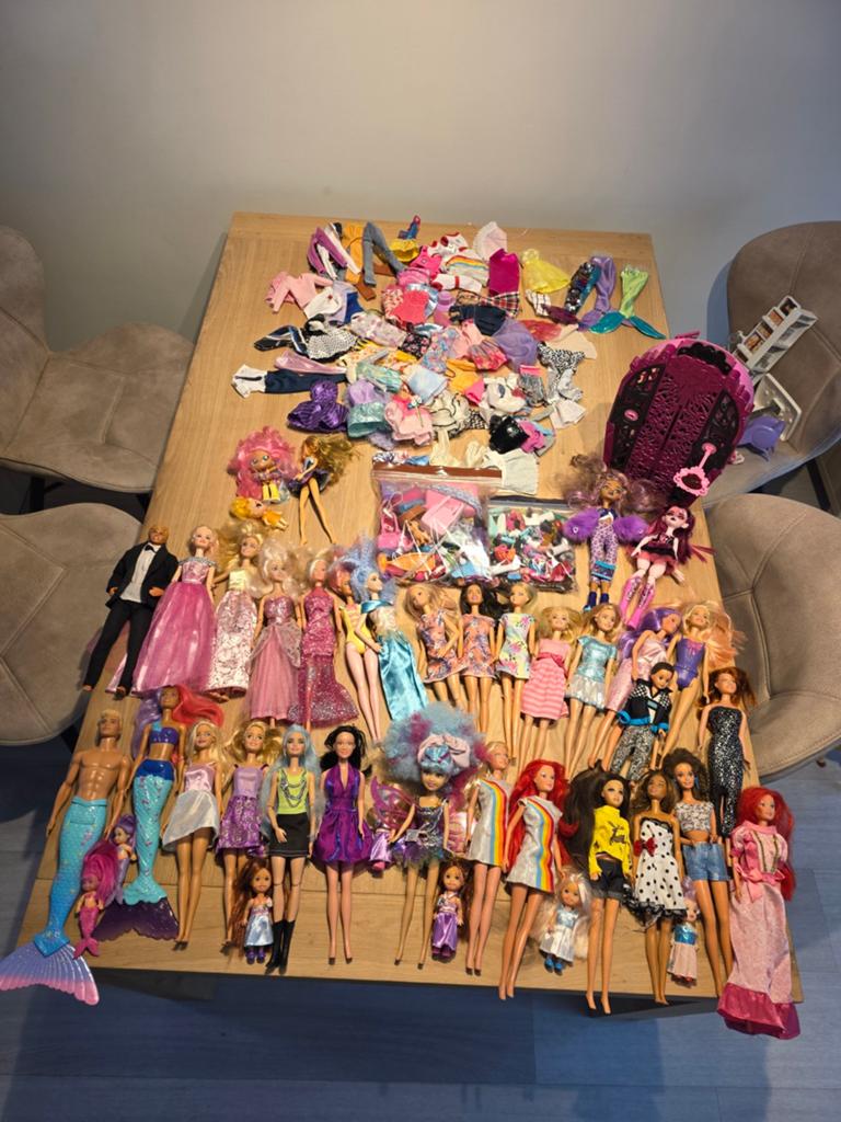 Grote Barbie verzameling met zeldzame Barbie uit 1968, Kinderen en Baby's, Speelgoed | Poppen, Ophalen, Barbie