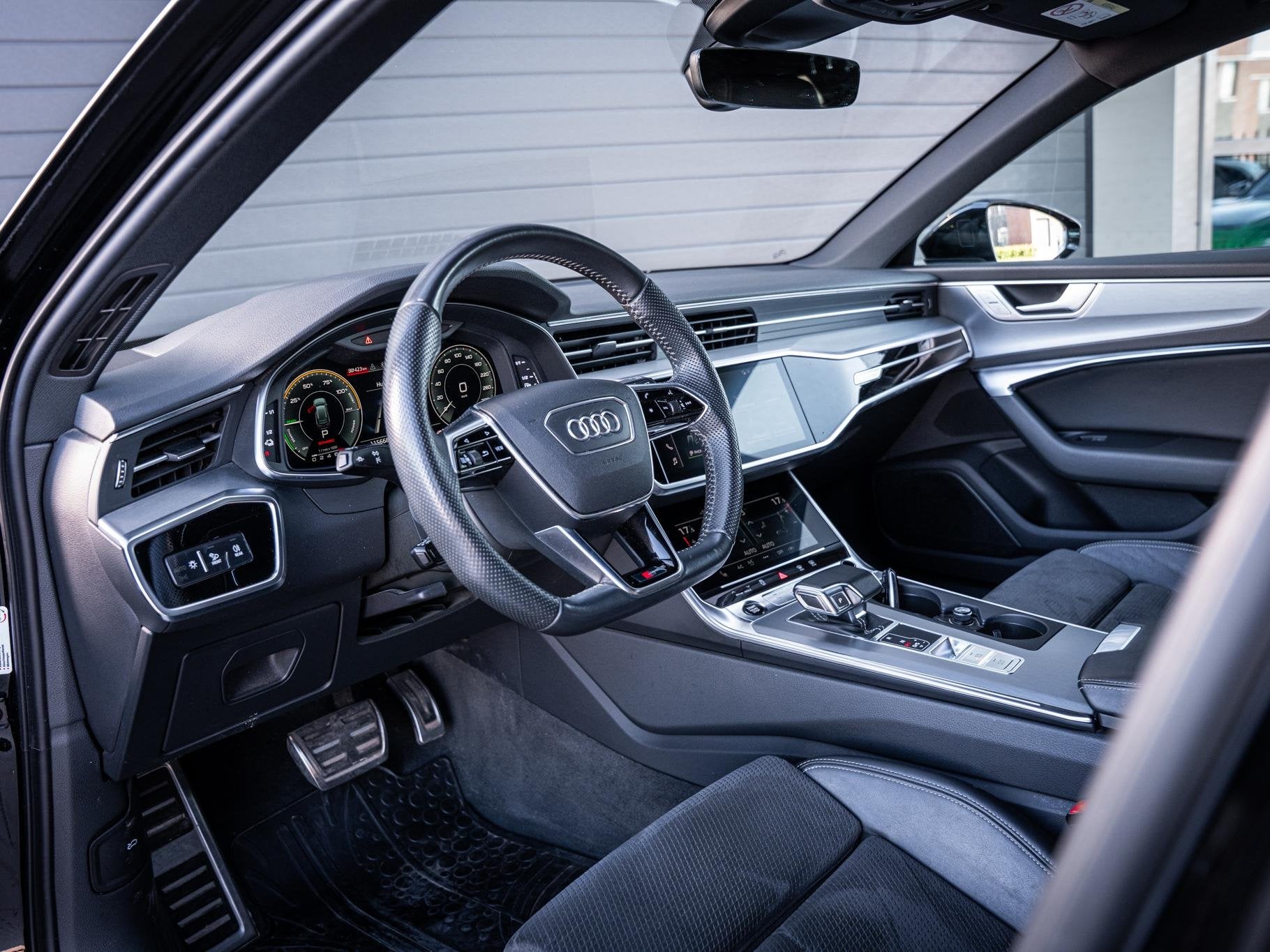 Audi A6 Avant 55 TFSI e quattro Pro Line S Competition - Mat, Auto's, Automaat, Gebruikt, 4 cilinders, Leder en Stof