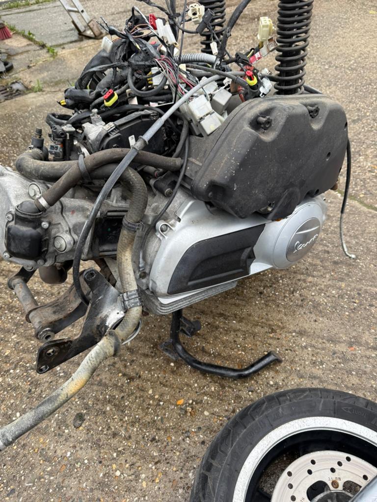 Vespa gts 125 onderdelen, Ophalen, Zo goed als nieuw, Blok, Vespa