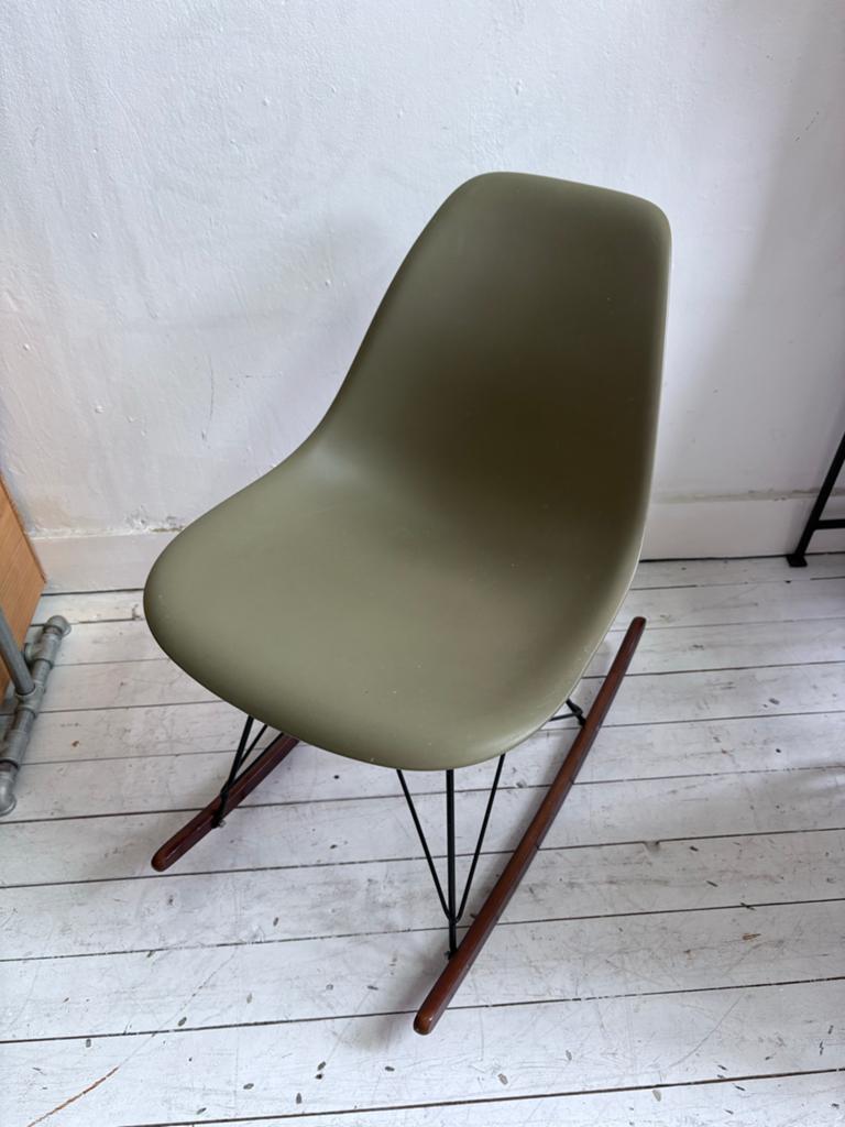 Eames stijl schommelstoel – olijfgroen, Ophalen, Gebruikt, Overige kleuren, Eén