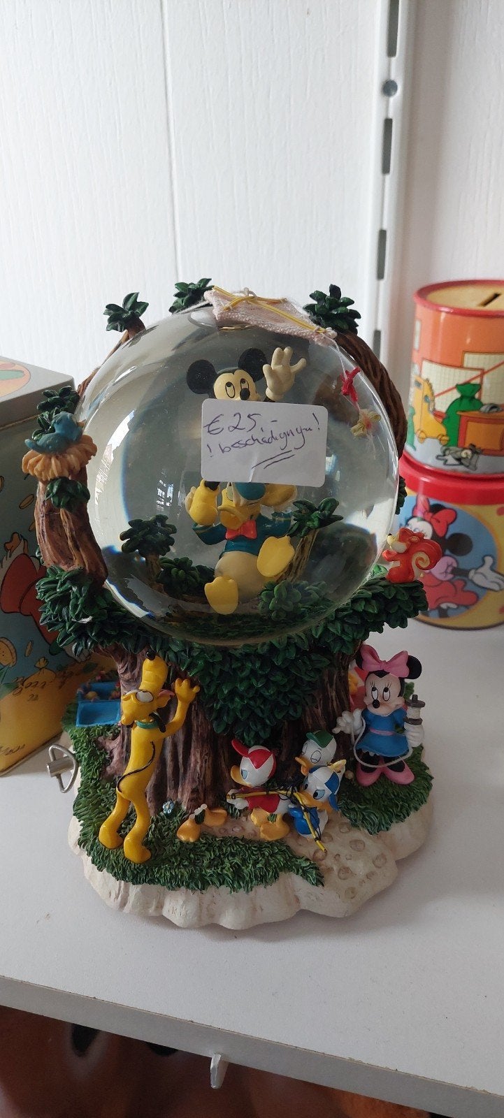 Disney schudbol met muziek - diverse beschadigingen, Ophalen, Beeldje of Figuurtje