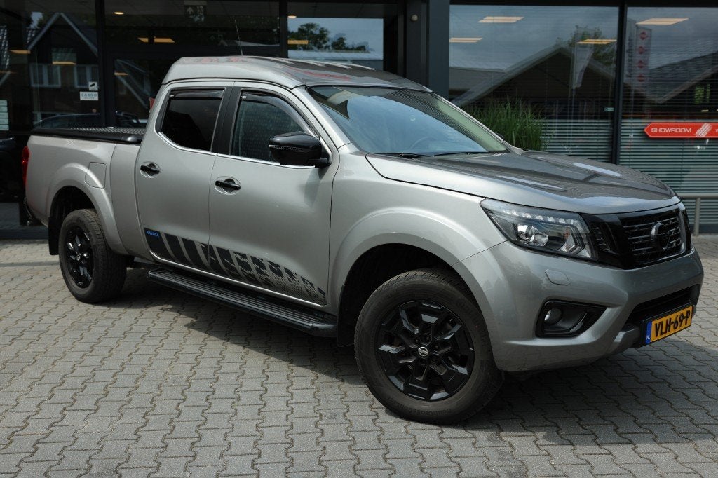 Nissan NAVARA 2.3 DCI DUBBEL CABINE N-GUARD A/T 5 SITZ 4WD V, Automaat, 2220 kg, Huisgarantie, Met garantie (alle)