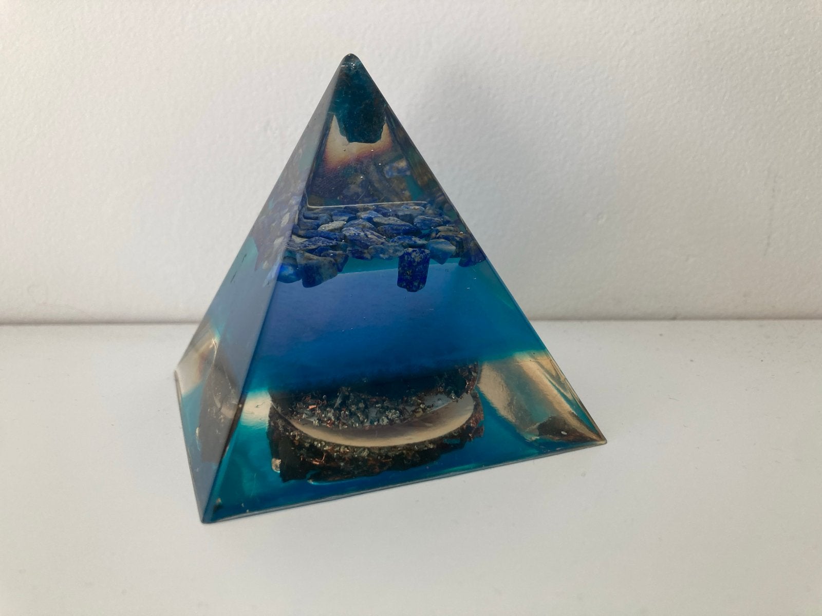 Orgonite Piramide met Lapis Lazuli en Koper, Ophalen, Blauw, Overige stijlen, Zo goed als nieuw