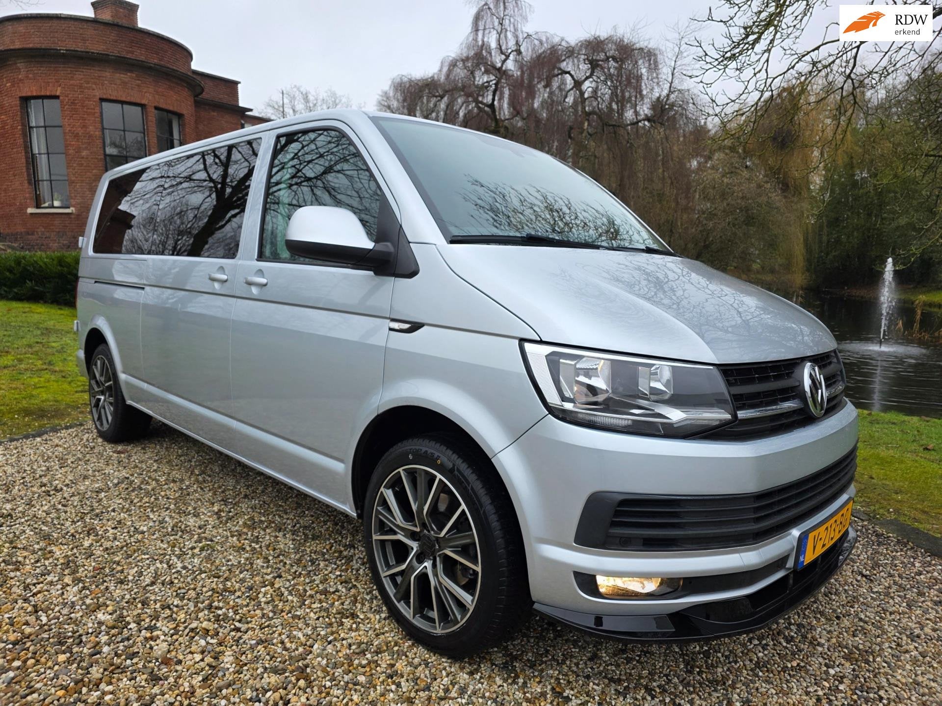 Volkswagen Transporter 2.0 TDI L2H1 Highline 2x schuifdeur, Auto's, Voorwielaandrijving, Euro 5, Gebruikt, 4 cilinders