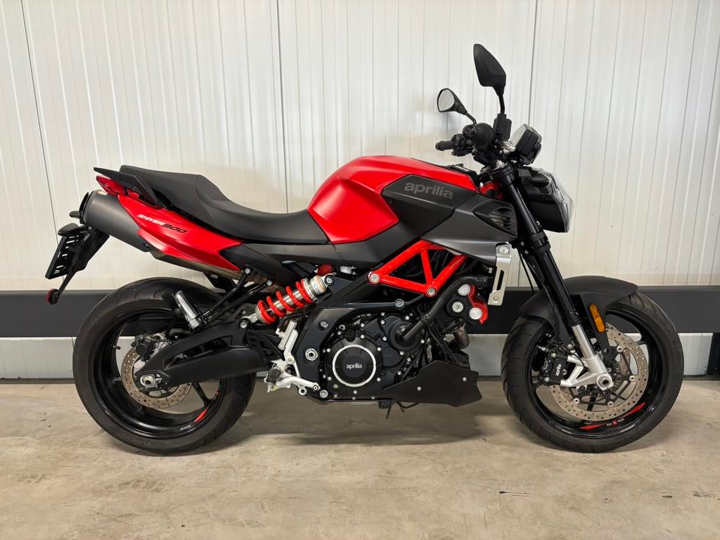 Aprilia Shiver 900 (bj 2021) ABS / ATC Zeer mooi!, Motoren, Motoren | Aprilia, Bedrijf, Naked bike, meer dan 35 kW, 2 cilinders