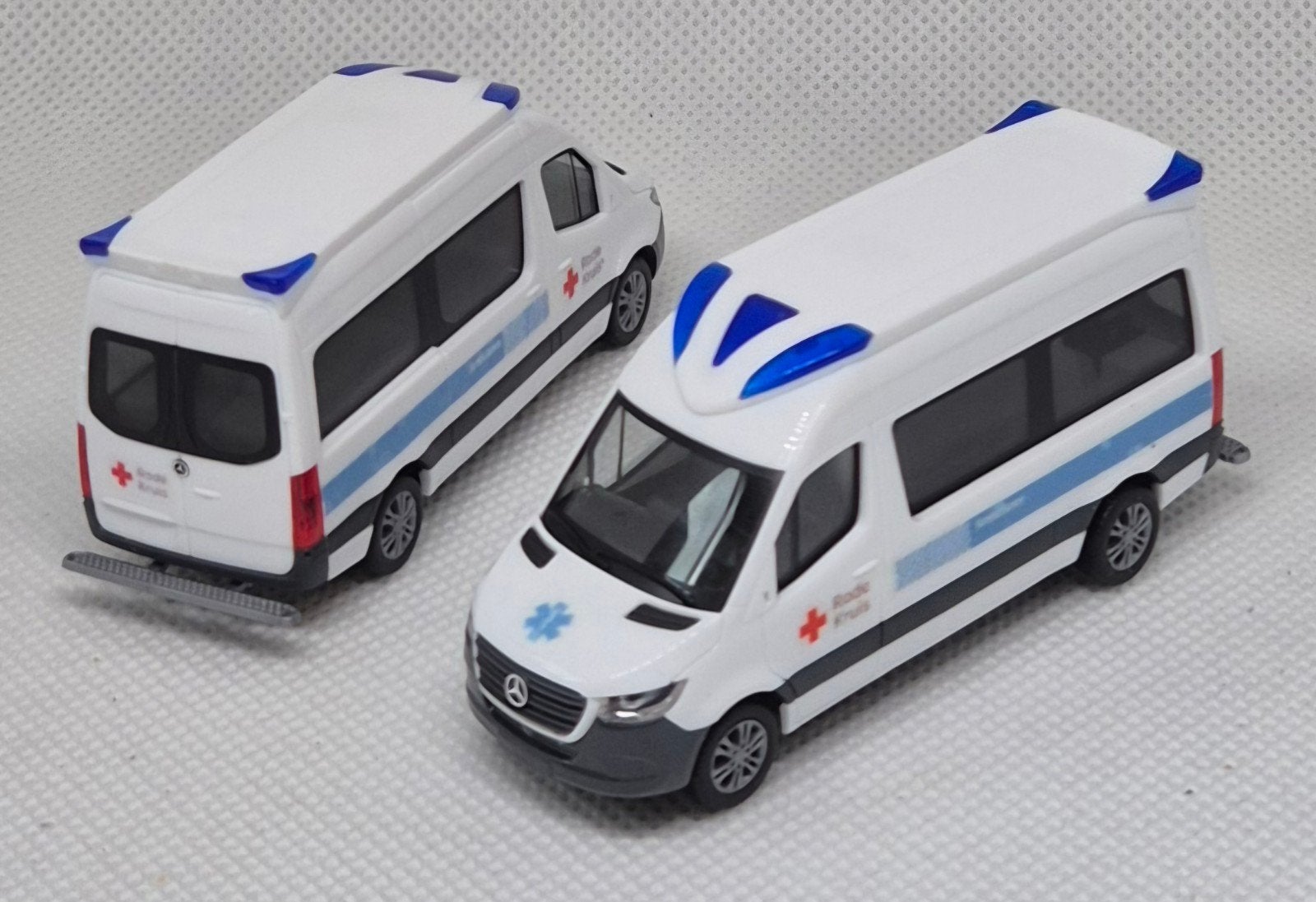 MB Delfis Rode Kruis Ambulance Eigenbouw, Ophalen of Verzenden, Zo goed als nieuw, Auto, Herpa