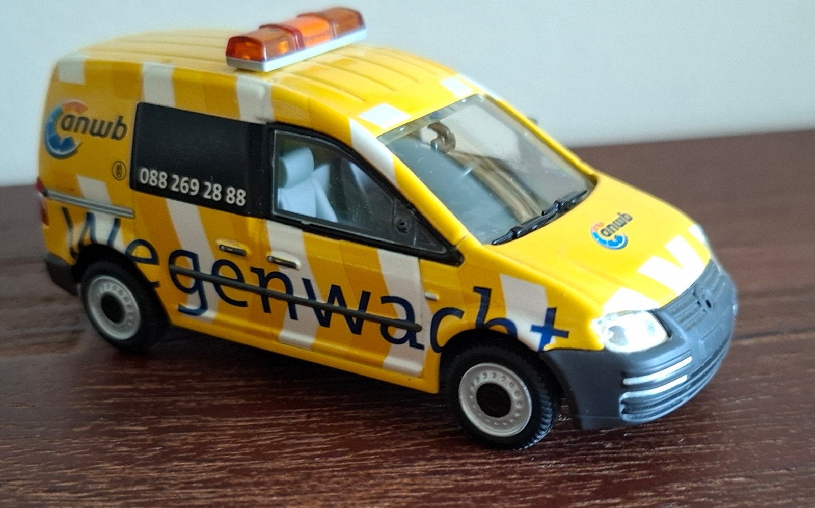 WSI Collectibles Wegenwacht Volkswagen Caddy Schaal 1:50, Ophalen, Zo goed als nieuw, Auto, Wsi