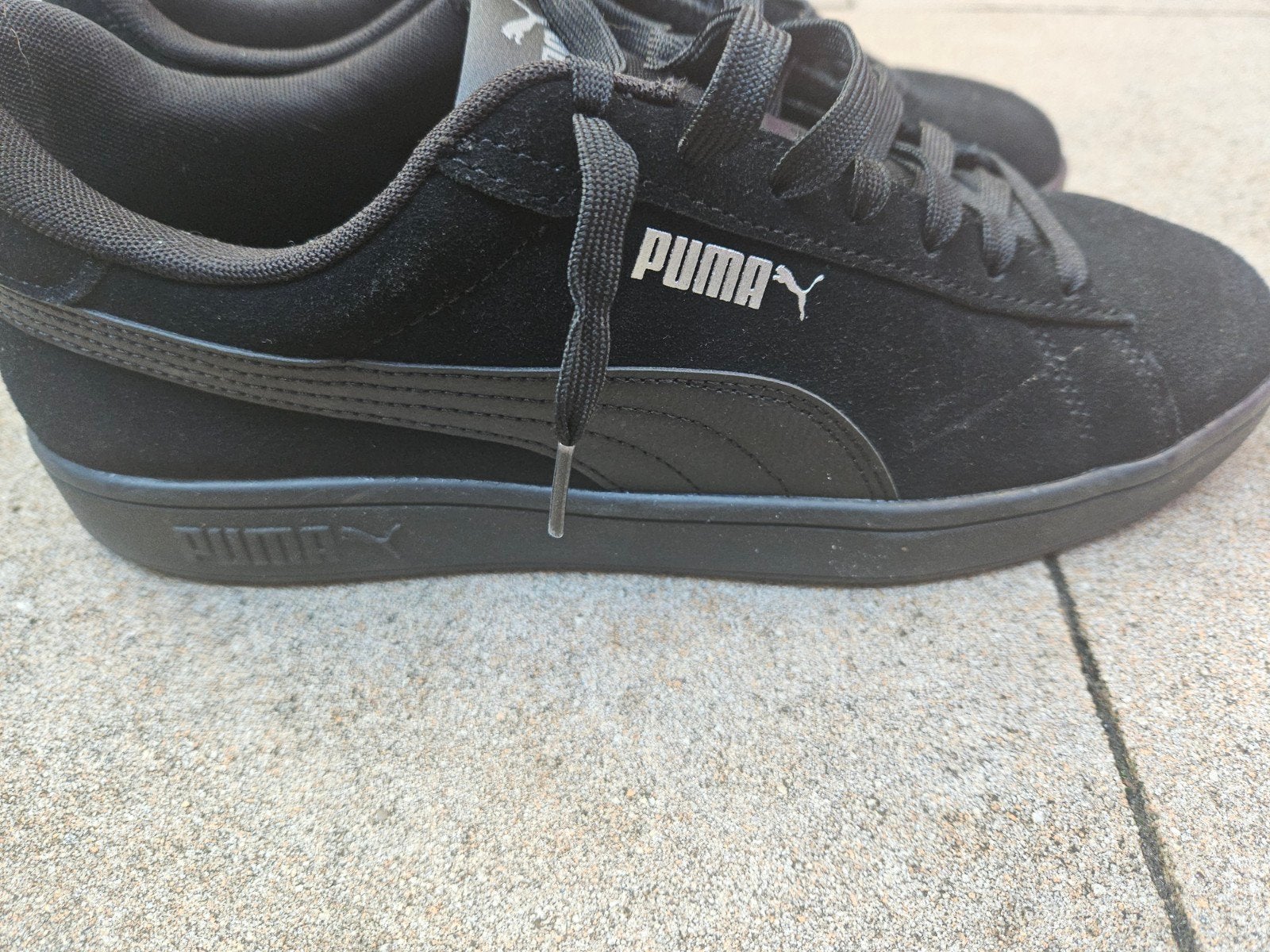 Puma suède sneakers maat 44 - Zo goed als nieuw, Puma, Zwart, Ophalen of Verzenden, Sneakers of Gympen