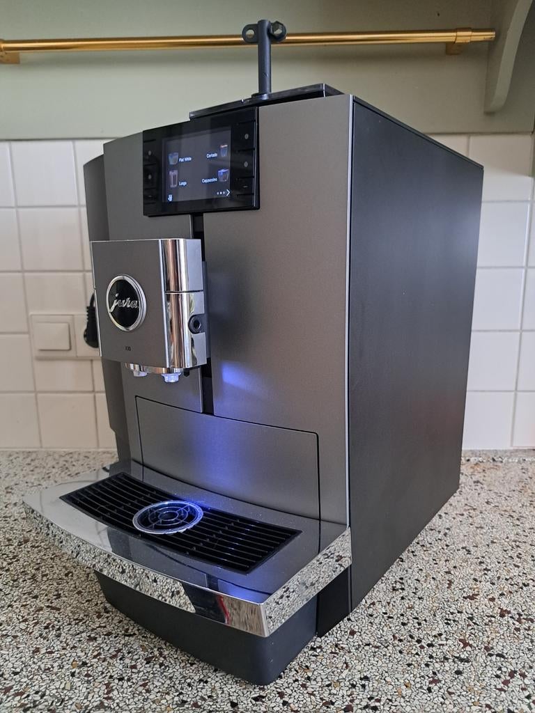 Jura X10 Professionele Volautomaat Koffiemachine, Witgoed en Apparatuur, Koffiezetapparaten, Ophalen, Afneembaar waterreservoir