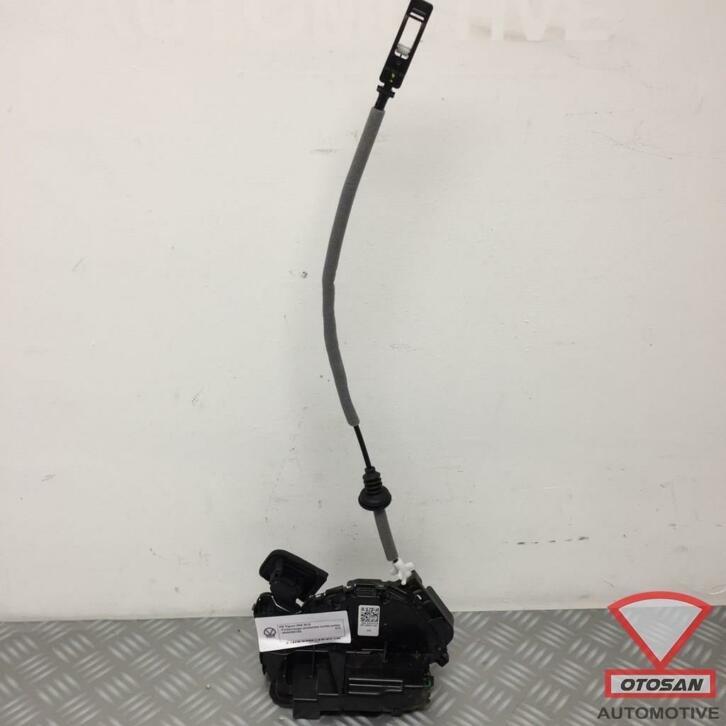 vw tiguan 2018 deurslot portierslot rechts achter 5na839016b, Gebruikt, Volkswagen, Volkswagen AG, Achter