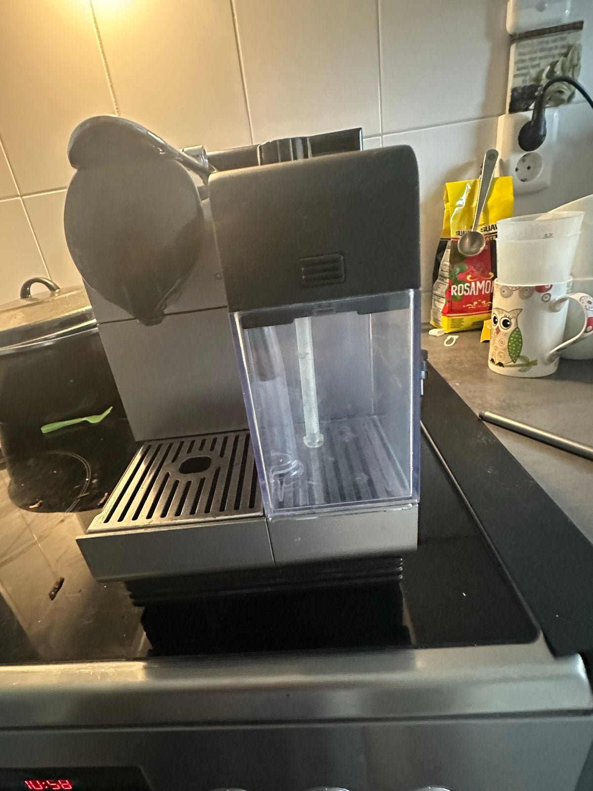 Nespresso De'Longhi koffiemachine - Zo goed als nieuw, Witgoed en Apparatuur, Espresso apparaat, Ophalen of Verzenden, Zo goed als nieuw