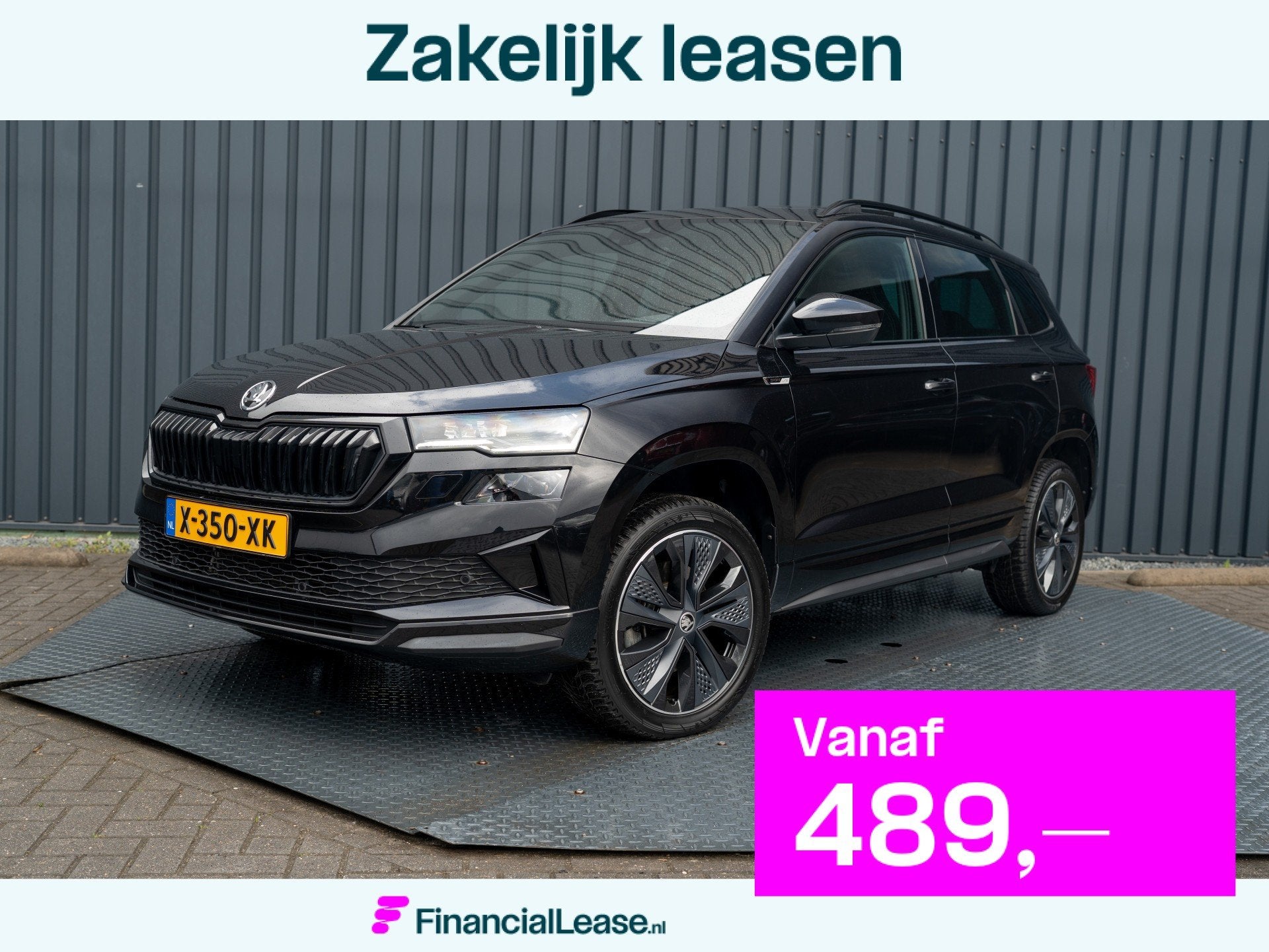 Skoda Karoq 1.5 TSI ACT Sportline Business | Pano | Trekhaak, Voorwielaandrijving, Stof, 1299 kg, Zwart