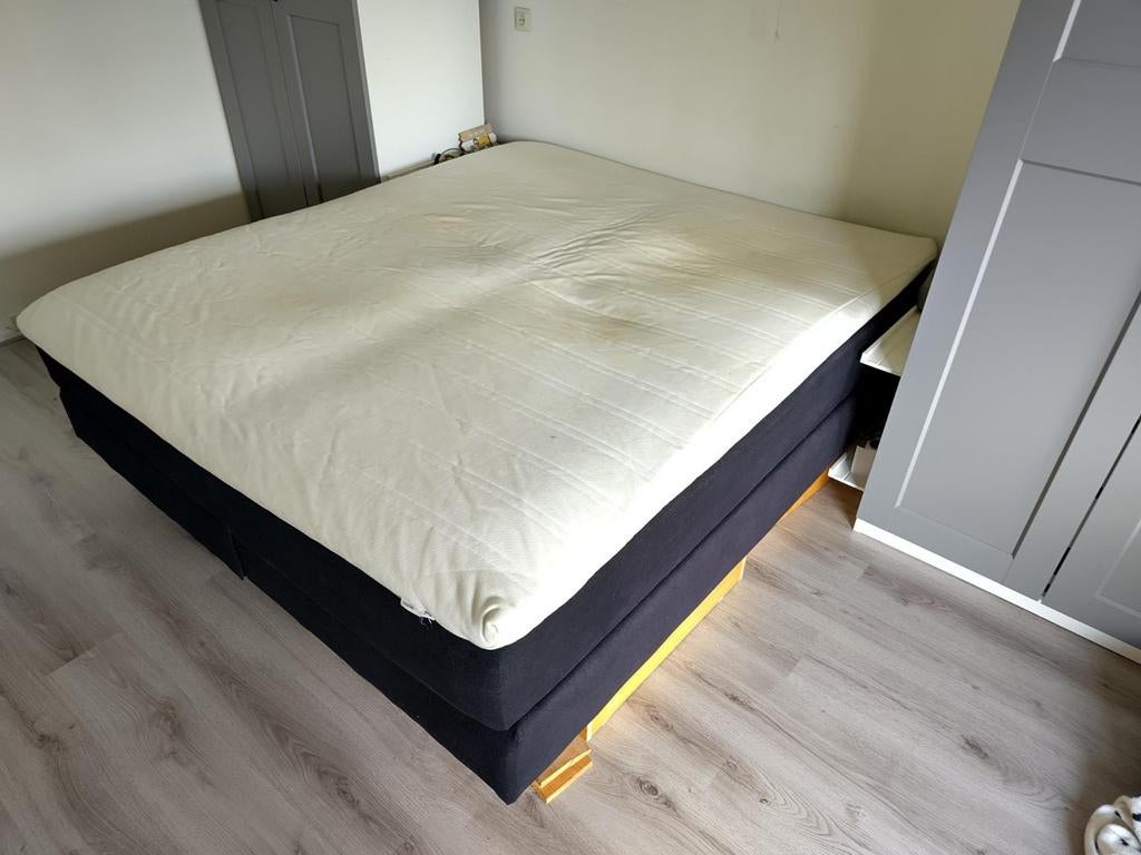 Ikea twee persoons bed boxspring, Huis en Inrichting, Slaapkamer | Boxsprings, Ophalen, Tweepersoons, 140 cm