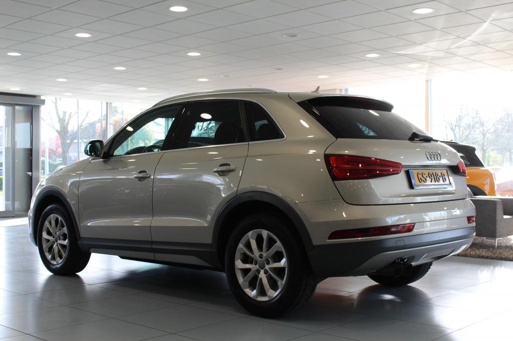Audi Q3 1.4 TFSI CoD De.PrL+/NAVIGATIE/BLUETOOTH/PDC, 4 cilinders, 150 pk, SUV of Terreinwagen, Zilver of Grijs