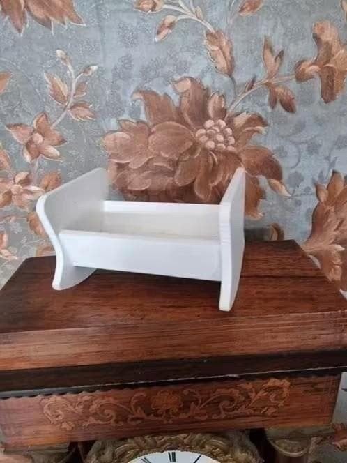 Caco Poppenhuis Miniatuur Wiegje, Verzamelen, Poppenhuizen en Toebehoren, Ophalen of Verzenden