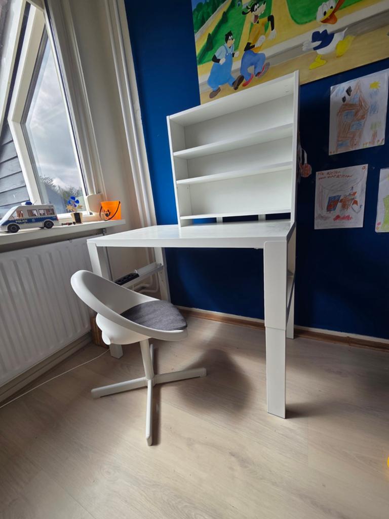Ikea pahl in hoogte verstelbaar kinderbureau., Huis en Inrichting, Bureaus, Ophalen, In hoogte verstelbaar