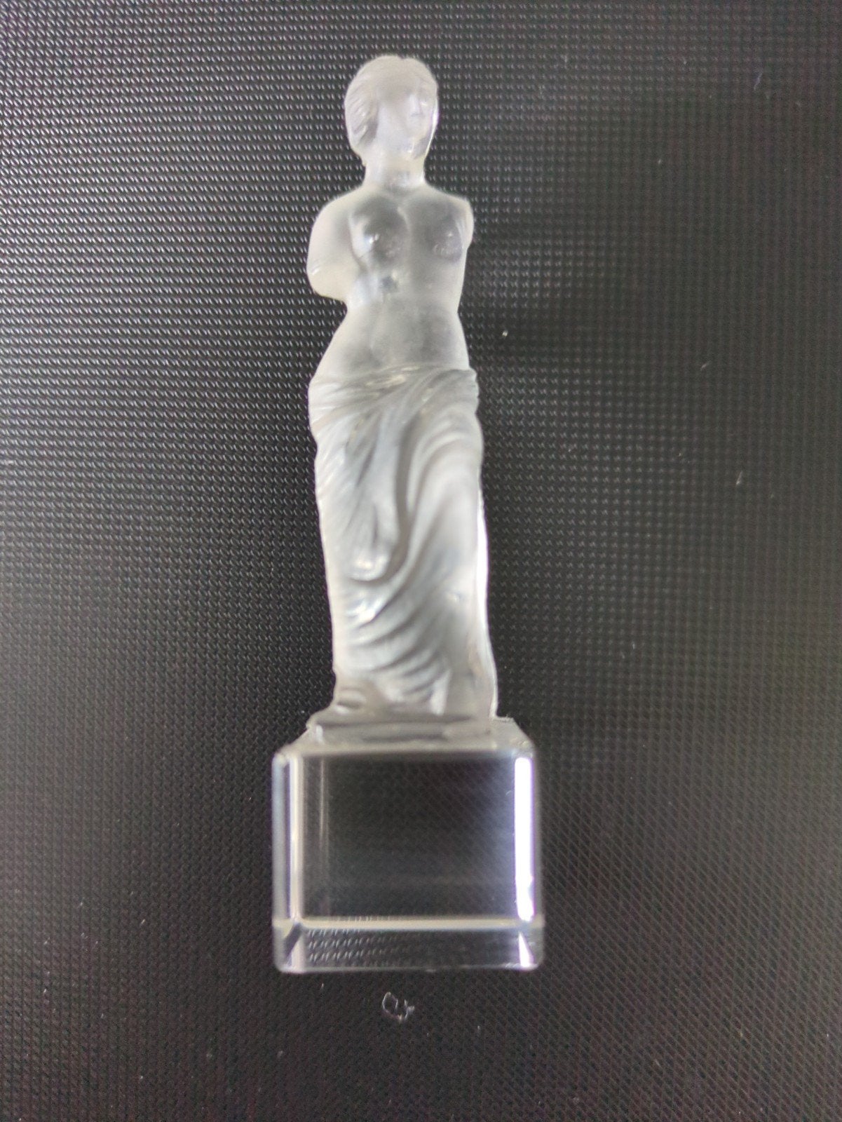 Miniatuur Venus de Milo beeldje, 7,5 cm hoog, Glas, Minder dan 20 cm, Ophalen of Verzenden, Beeld