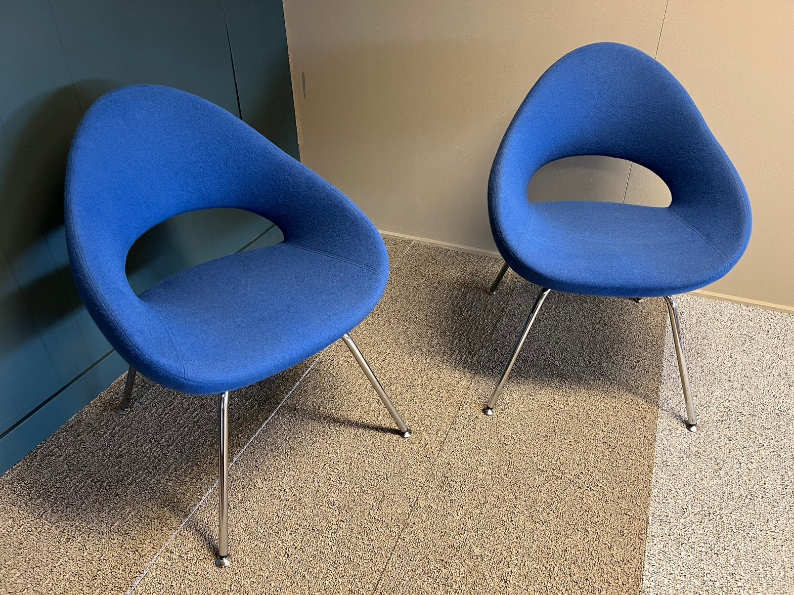2x Artifort Shark blauw, Ophalen, Twee, Blauw, Zo goed als nieuw