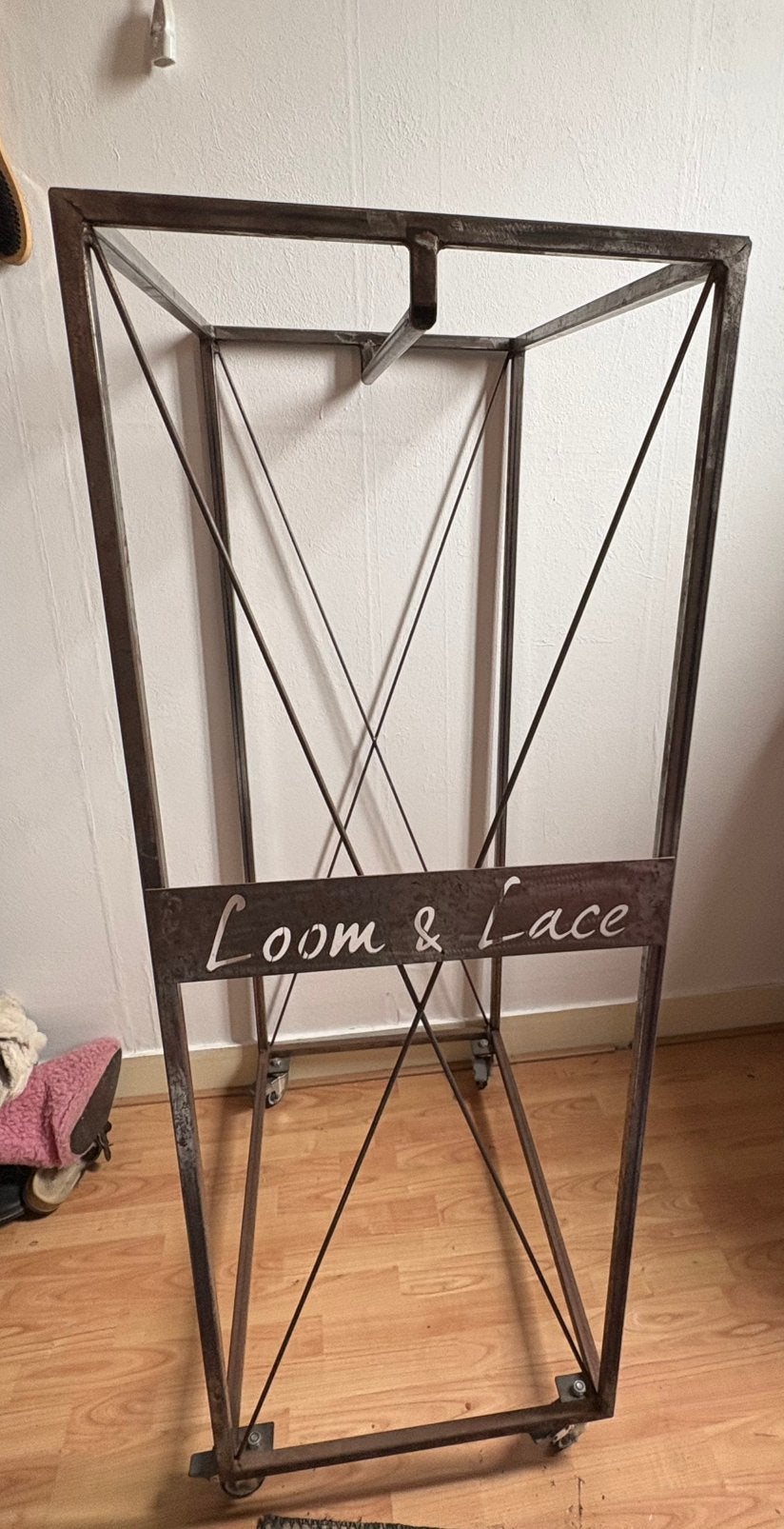 2 Loom & lace kledingrekken, Ophalen, Zo goed als nieuw
