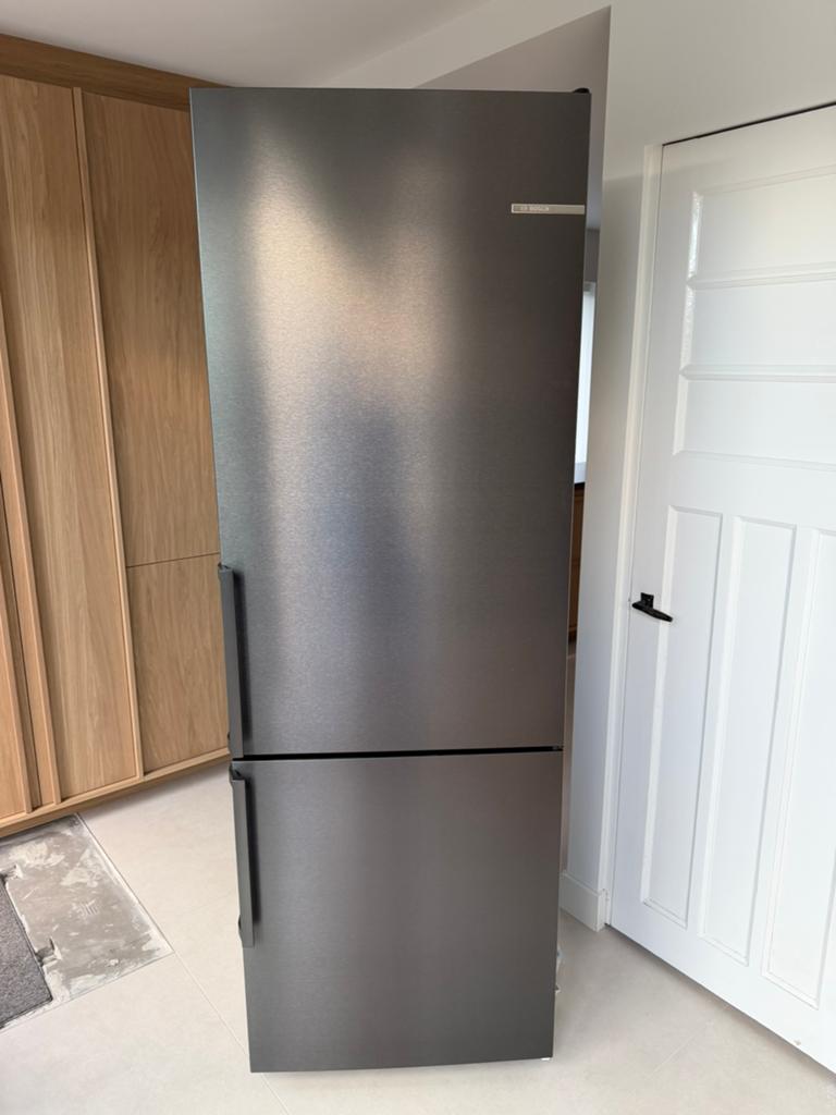 XL Bosch koelvriescombinatie *NIEUWSTAAT, Witgoed en Apparatuur, Ophalen, 200 liter of meer, Met aparte vriezer, Nieuw
