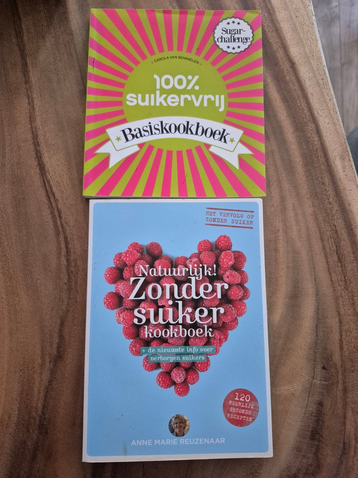 2 kookboeken: 100% suikervrij & Natuurlijk! Zonder suiker, Boeken, Carola van Bemmelen, Anne Marie Reuzenaar, Ophalen of Verzenden