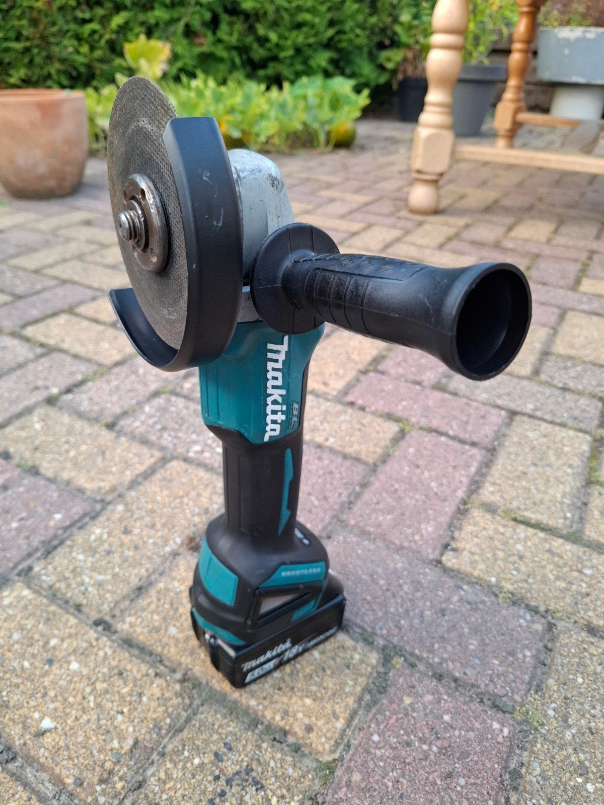 Makita DGA504 Accu Haakse Slijper 18V  inc accu, Doe-het-zelf en Verbouw, Gereedschap | Slijpmachines, Ophalen of Verzenden, Gebruikt