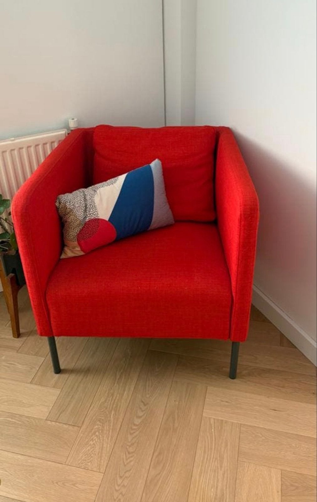 Rode IKEA EKERO fauteuil, Ophalen, Zo goed als nieuw, Stof, 50 tot 75 cm