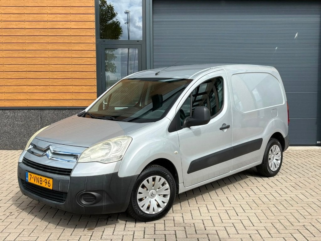 Citroën Berlingo 1.6 HDI 55KW 2011 - trekhaak - EGR DEFECT, Auto's, Voorwielaandrijving, Stof, 74 pk, Zwart