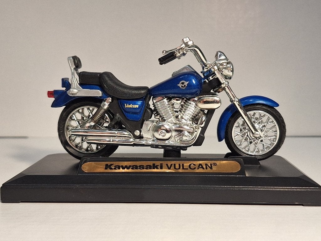Kawasaki VN1500 Vulcan 1:18 blister, Ophalen of Verzenden, Zo goed als nieuw, Motor, Maisto