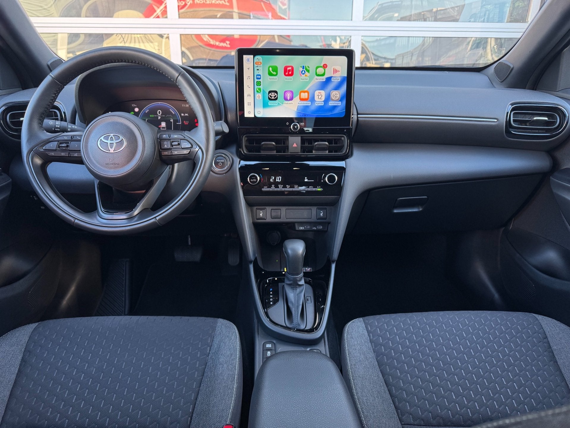 Toyota Yaris Cross 1.5 Hybrid 115 Dynamic|Comfort Pakket|App, Auto's, Stof, Gebruikt, 1165 kg, 116 pk