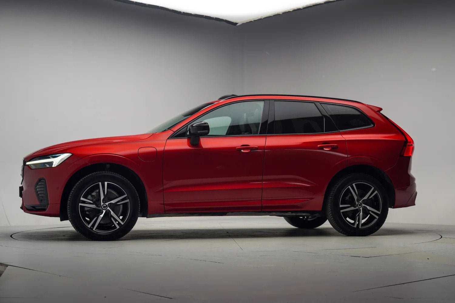 Volvo XC60 2.0 T6 AWD Recharge R-Design Facelift [ SoH 94,1%, Auto's, Automaat, Gebruikt, 4 cilinders, 1969 cc